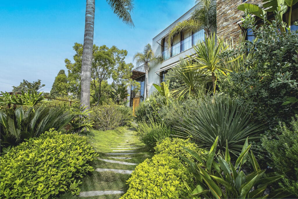Villa contemporaine : concevoir un jardin à la hauteur de l’architecture
