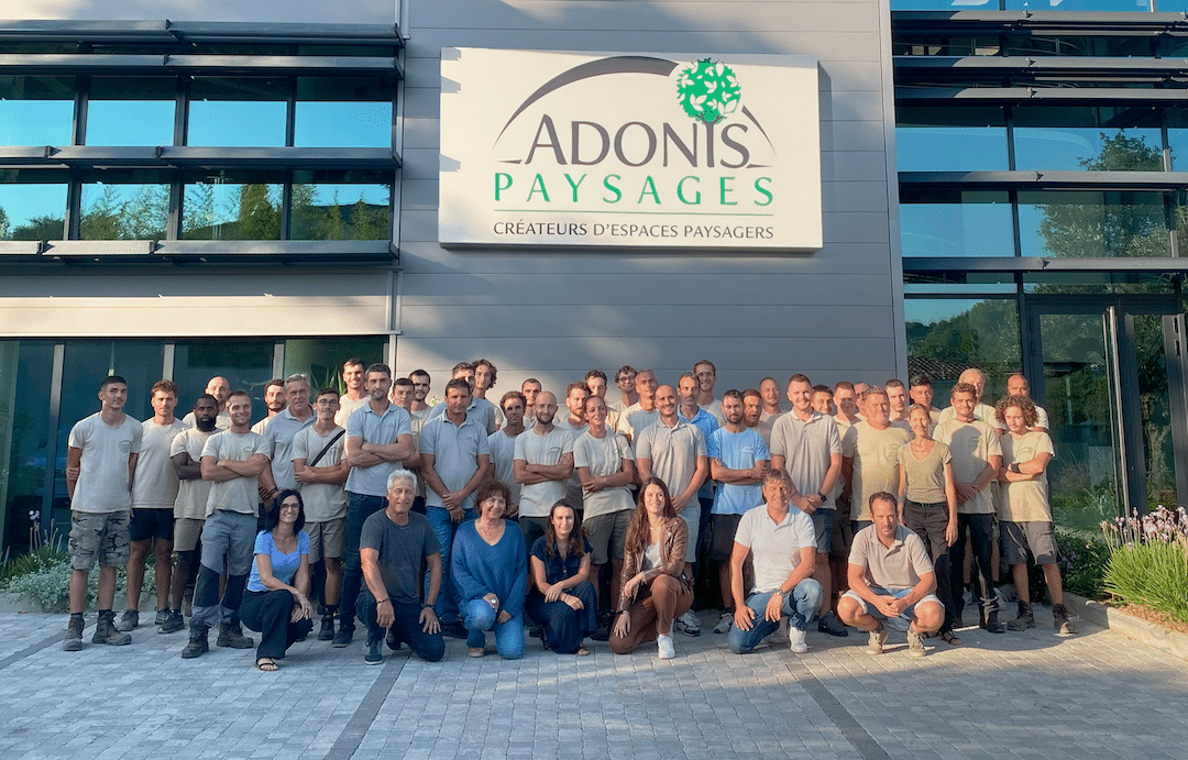 Photo de groupe collaborateurs Adonis Paysages