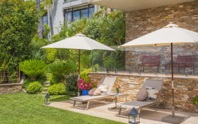 What are the current trends in luxury landscaping?